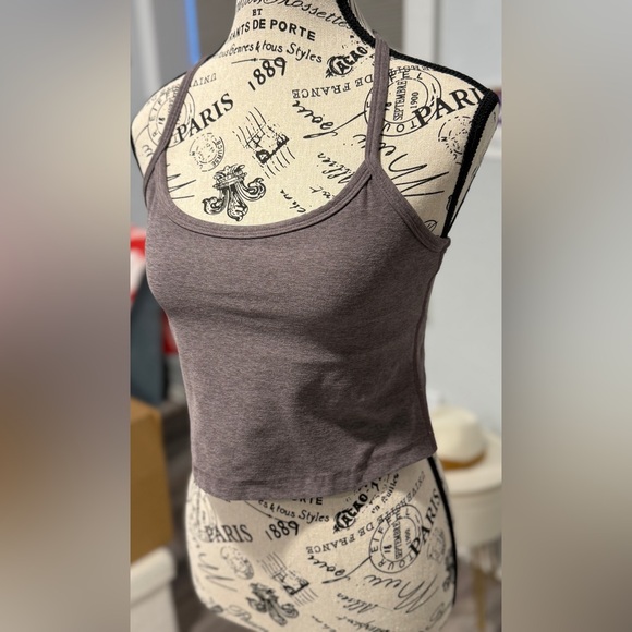 Beyond Yoga Cropped Tank Top Womens Large Grey Racerback Built-In Bra - Picture 4 of 7